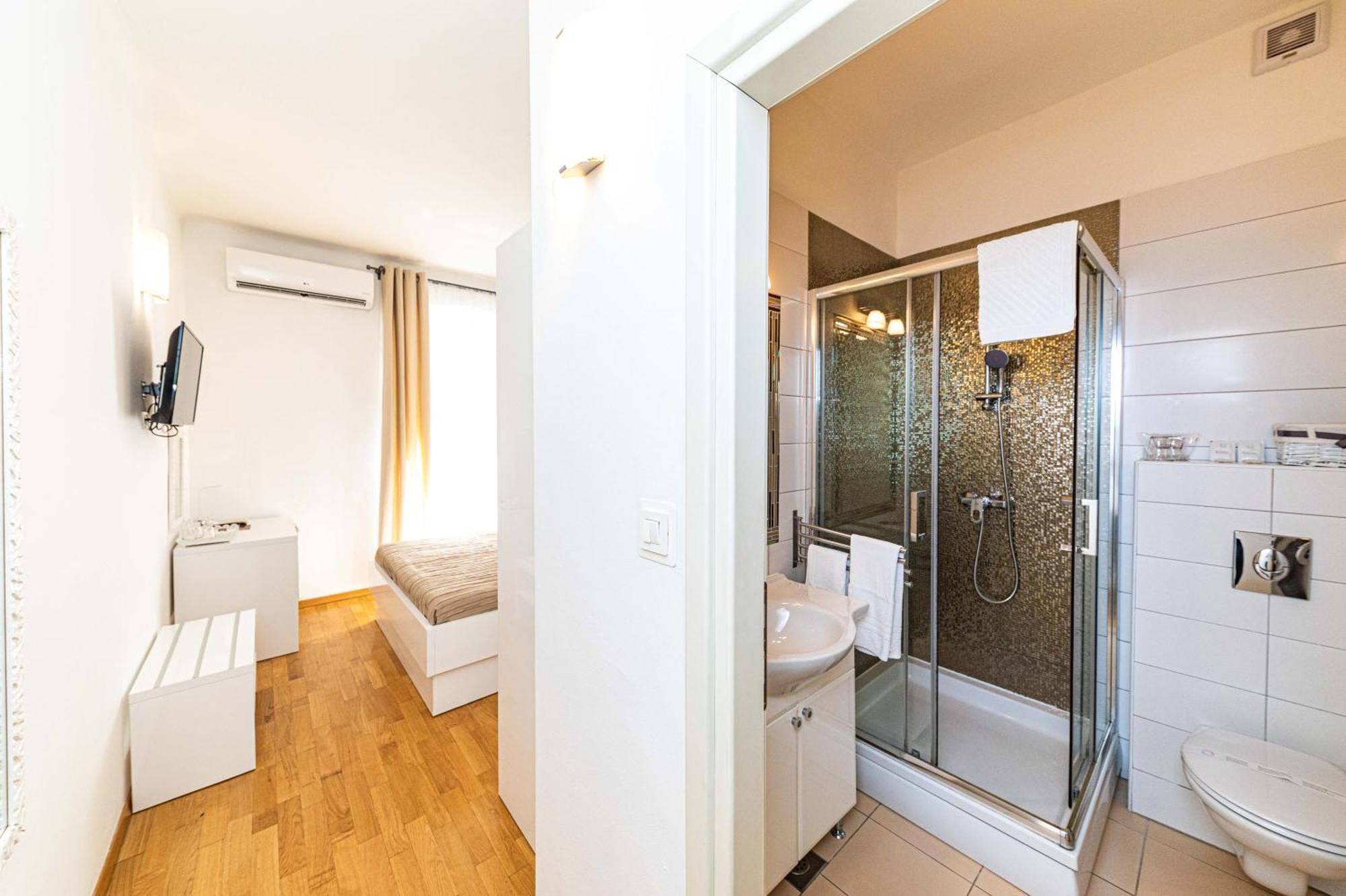 Riva City Rooms Split Ruang foto